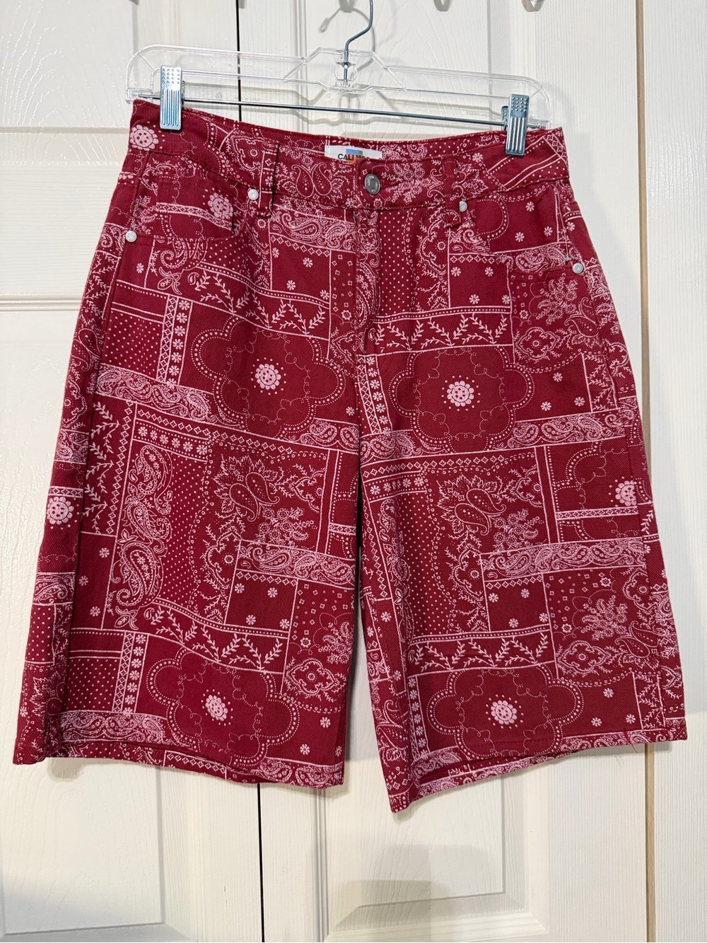 Cali 1850 Red Bandana Print Women's Shorts